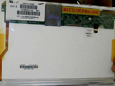 LCD  SCREEN  B121EW0